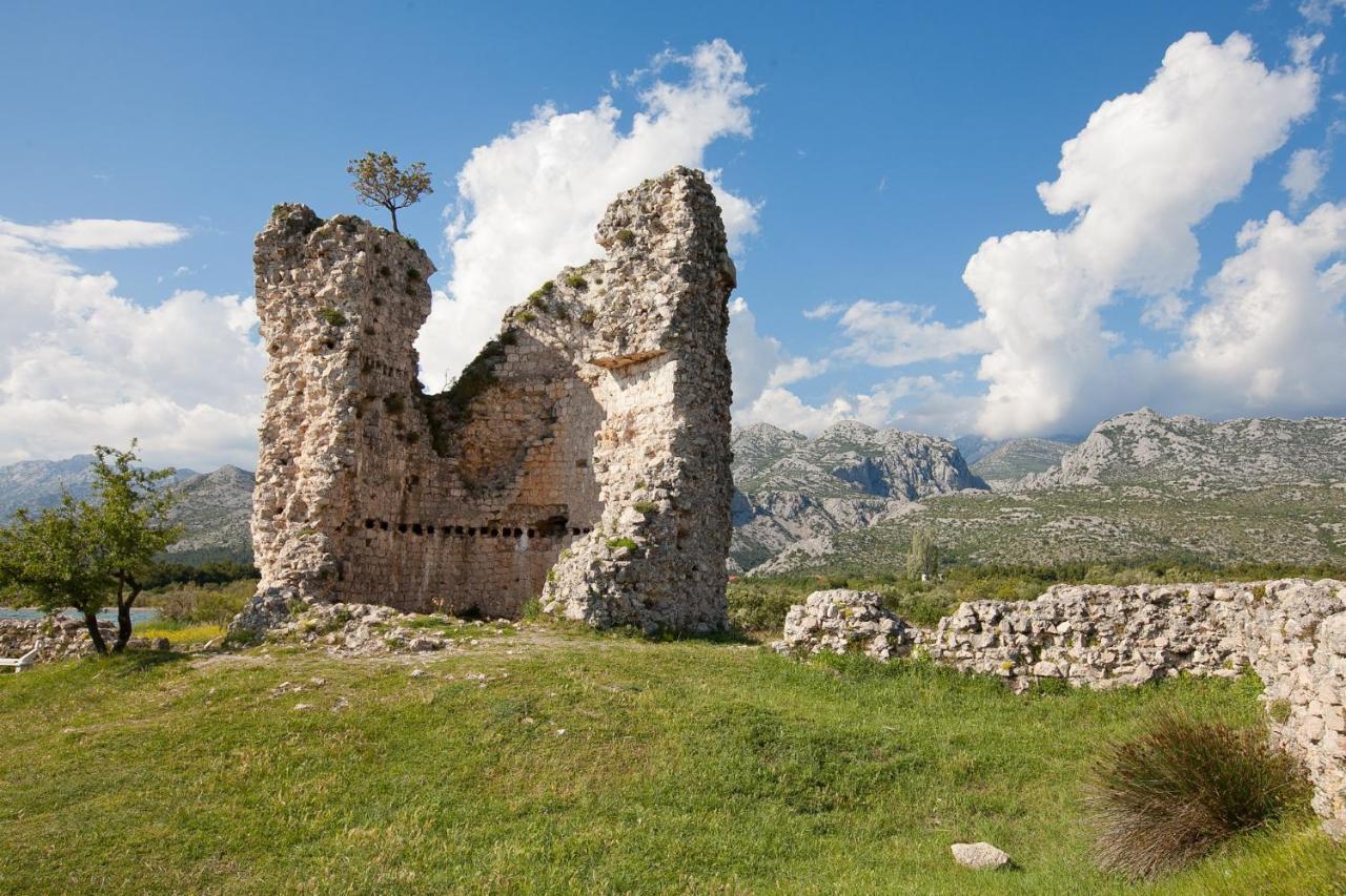 Lea * Starigrad Paklenica